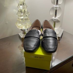 Gianni Bini Flats size 9